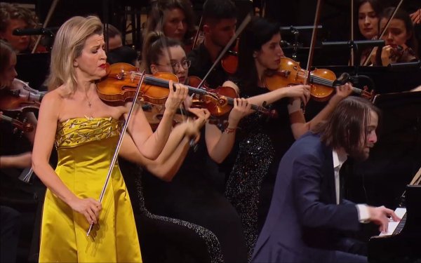 [古典乐 Classical] 瓦列里·捷杰耶夫 & 安妮-索菲·穆特 & 丹尼尔·特里福诺夫 & 丹尼斯·马祖耶夫 - 莫斯科爱乐厅百年庆典音乐会