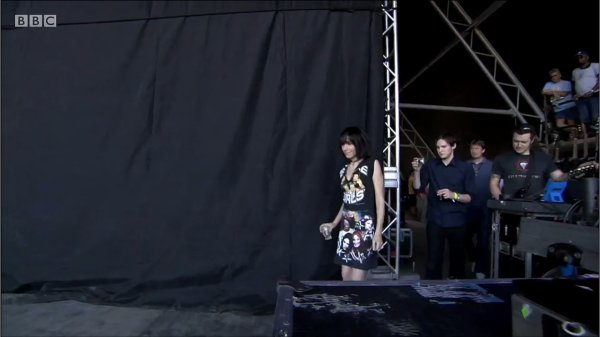 [另类摇滚 Alternative Rock] PJ·哈维 PJ Harvey - Live at Glastonbury 2004：金字塔舞台的回归宣言，两届水星奖得主的经典时刻